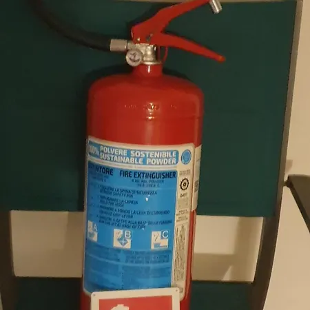 בית אירוח Cagliari, *