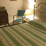 Cagliari, בית אירוח *